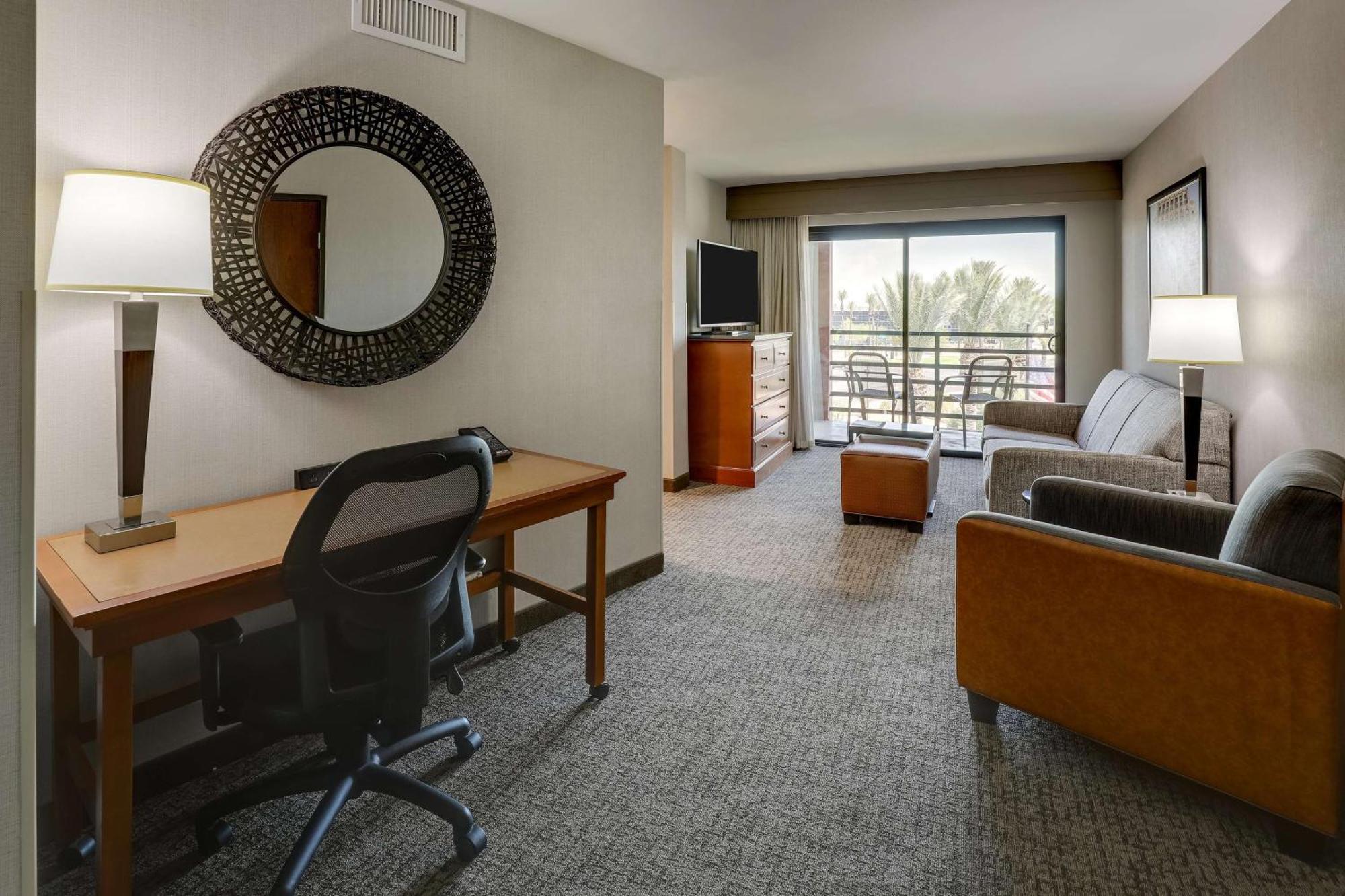 Drury Inn & Suites Phoenix Airport Exterior foto